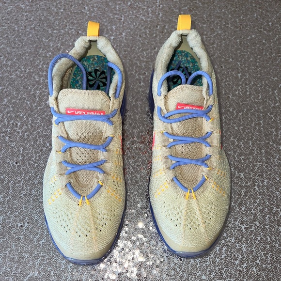 Brand new Nike Air Vapormax size 10 - Picture 3 of 4